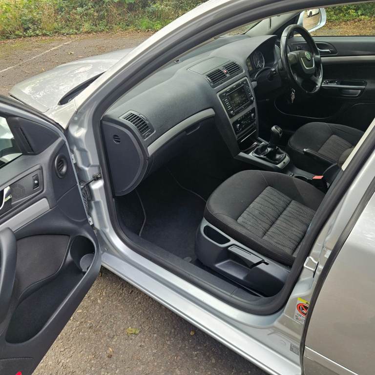 Skoda, OCTAVIA, Estate, 2011, Manual, 1598 (cc), 5 doors