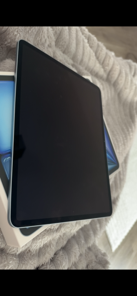 Apple iPad Air 13-inch  128GB -sky blue