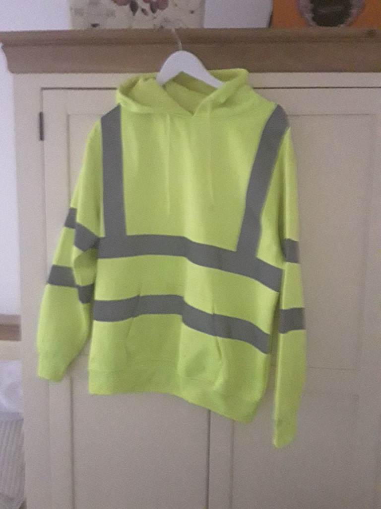                                               NEW  ARCO HI VIZ ,  HOODIE, LARGE. 