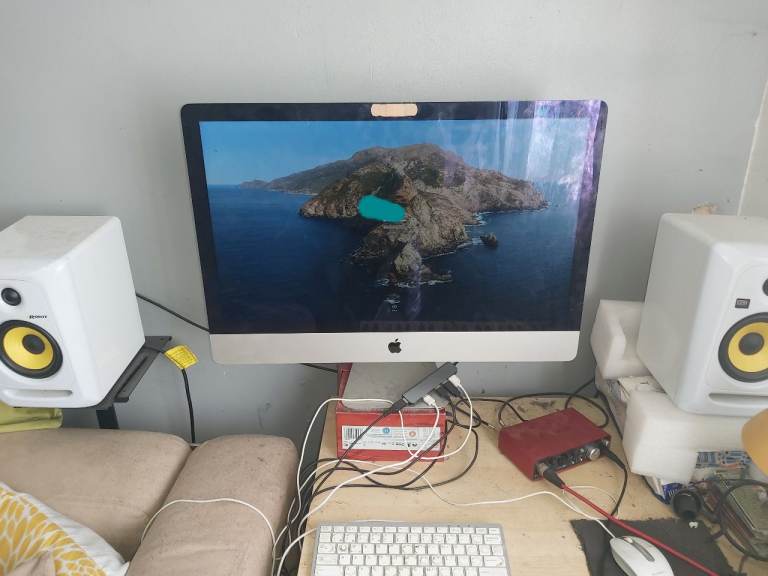 JOBLOT 16 USED Items: Imacs - Computers - Monitors 