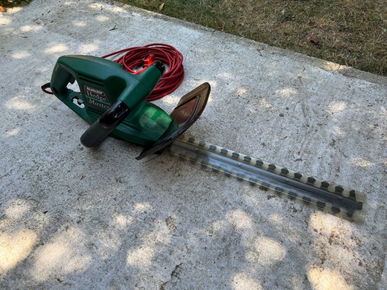Qualcast Hedge Master Electric Hedge Trimmer – Good Condition