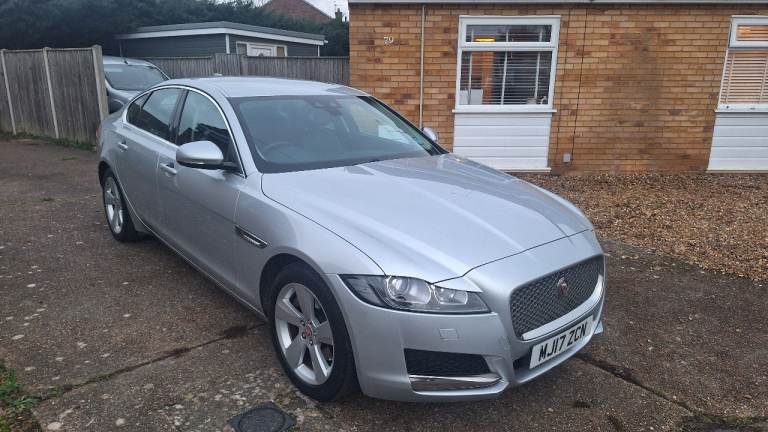 Jaguar XF 2.0d - Portfolio - Silver - 1 Former Keeper