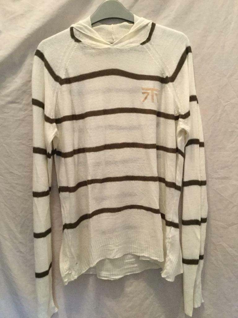 Lewis and Finch light knit hooded top