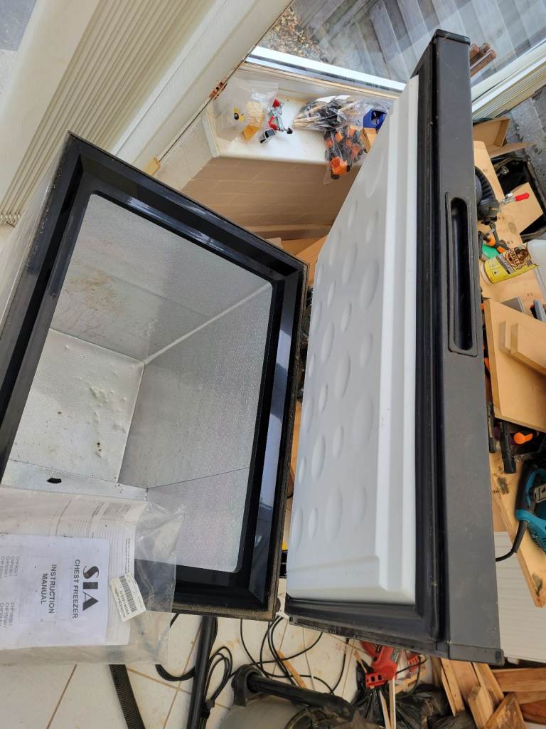 Non-functioning small freezer - free