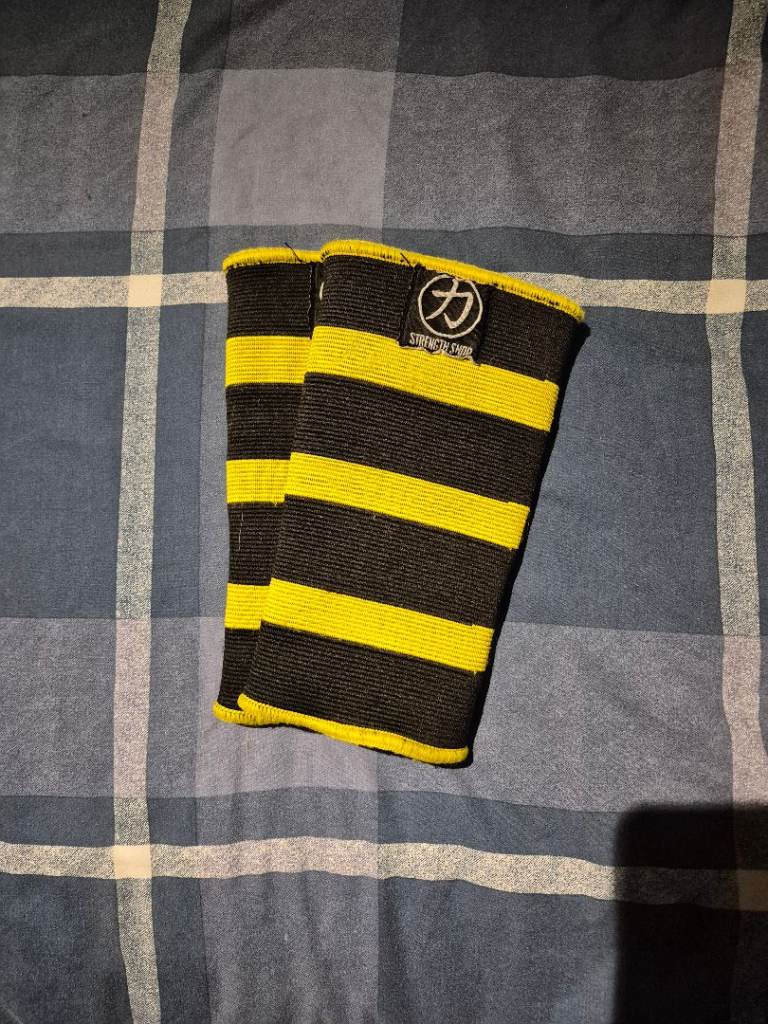 Strength shop Knee sleeves