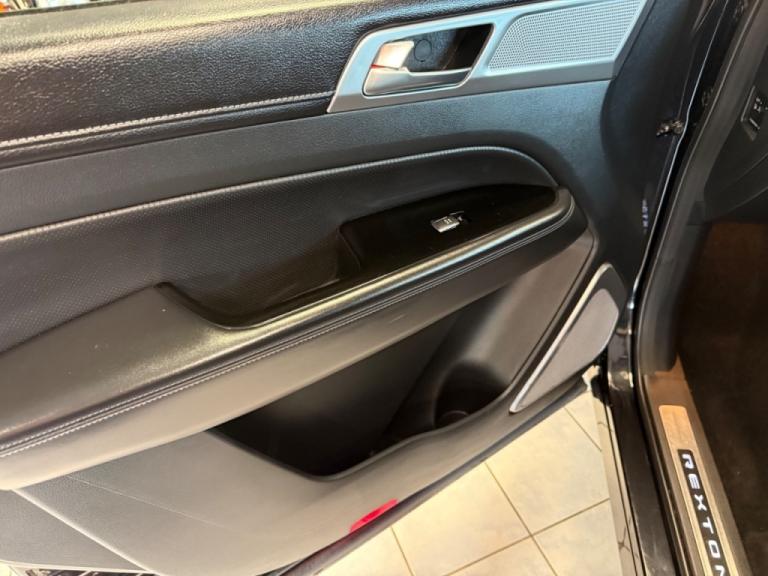  SsangYong Rexton 2.2 Ultimate 5dr Auto Diesel