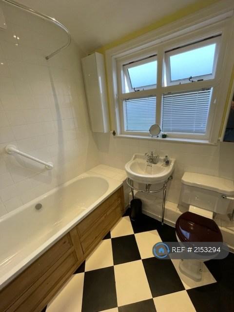 3 bedroom house in Linden Park, Manchester, M19 (3 bed) (#2153294)
