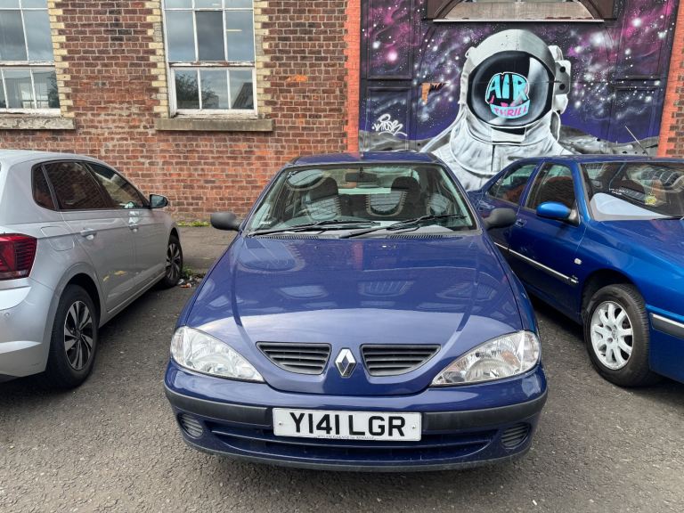 Renault, MEGANE, Hatchback, 2001, Manual, 1598 (cc), 5 doors