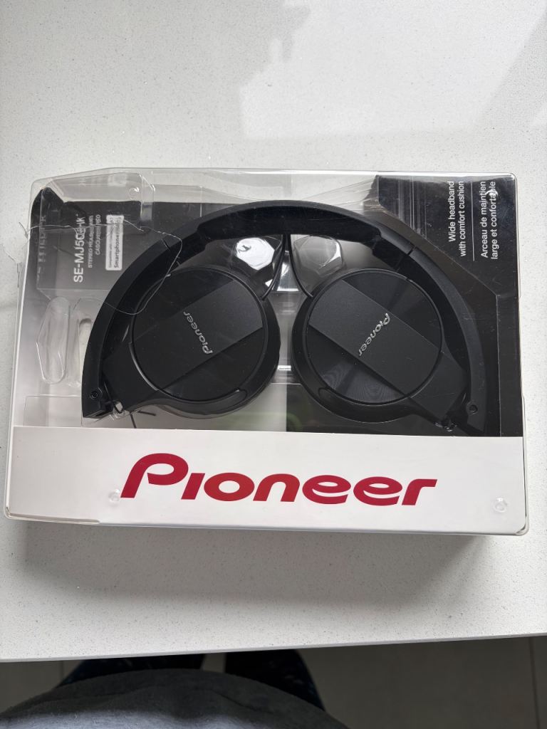 Pioneer MJ503 On-Ear Headphones with cable