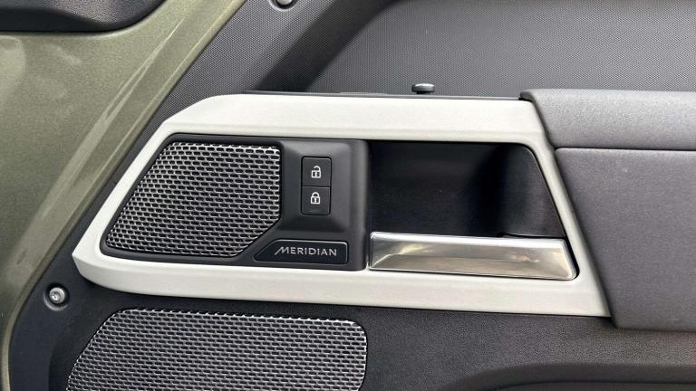  Land Rover Defender 2.0 P300 X-Dynamic SE 90 3dr Auto [6 Seat] SUV Petrol Automatic