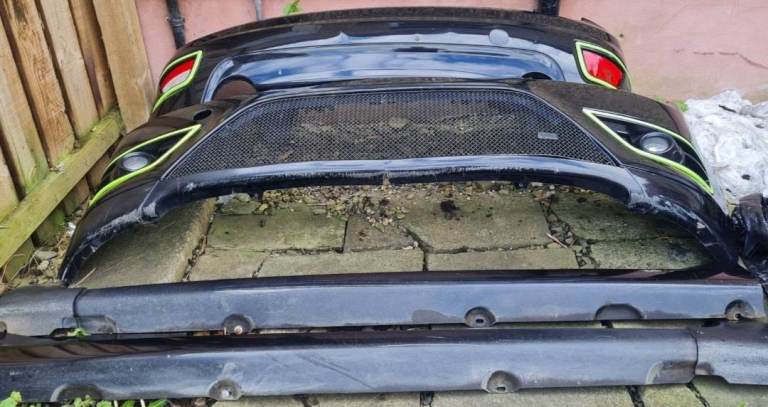 Ford focus mk2 parts for urgent sales (good for various ford/focus spec's)