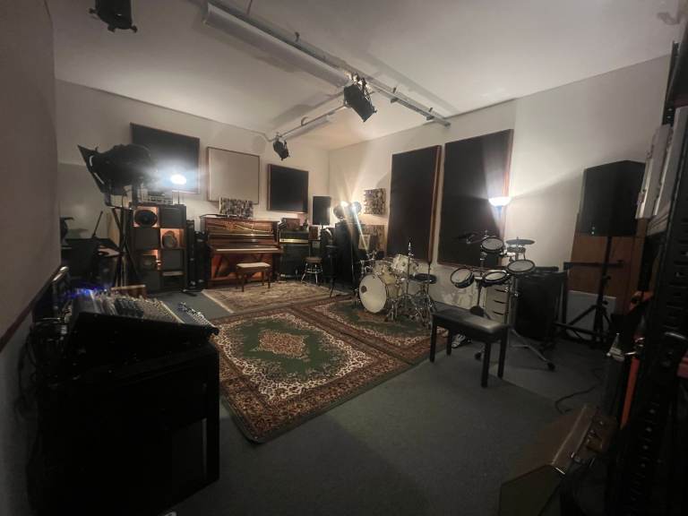 Creative studio/workspace/rehearsal space available in Shawfield, Glasgow Southside