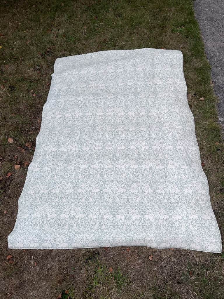 Morris & Co. 2-sided playmat