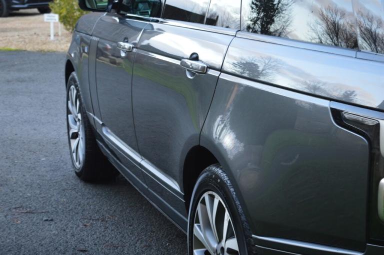 2018 Land Rover Range Rover 4.4 SDV8 Autobiography 4dr Auto ESTATE DIESEL Automatic