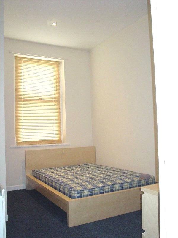 1 bedroom flat in 15 Ely Road, Cardiff, CF5 Book Online - The Rent Guru {50}