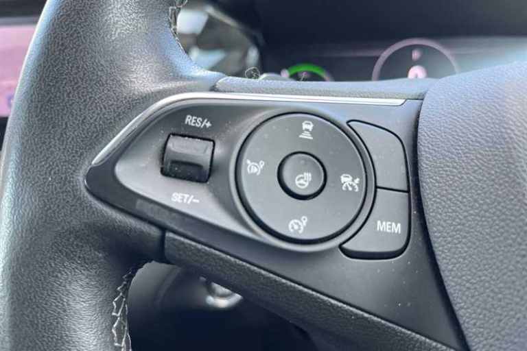 2022 Vauxhall Grandland 1.6 Hybrid GS Line 5dr Auto HATCHBACK PETROL/ELECTRIC Automatic