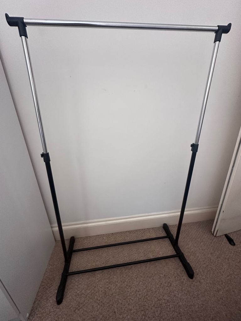Adjustable Metal Clothing Rail / Garment Rack (with wheels)