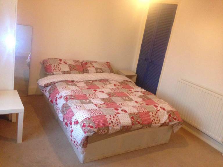 Large double room for rent, all bills included, house with garden.2 rooms available 