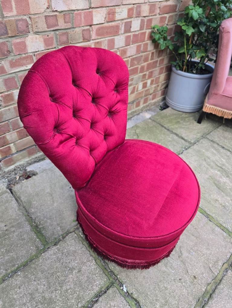 Boudoir chair in deep Red