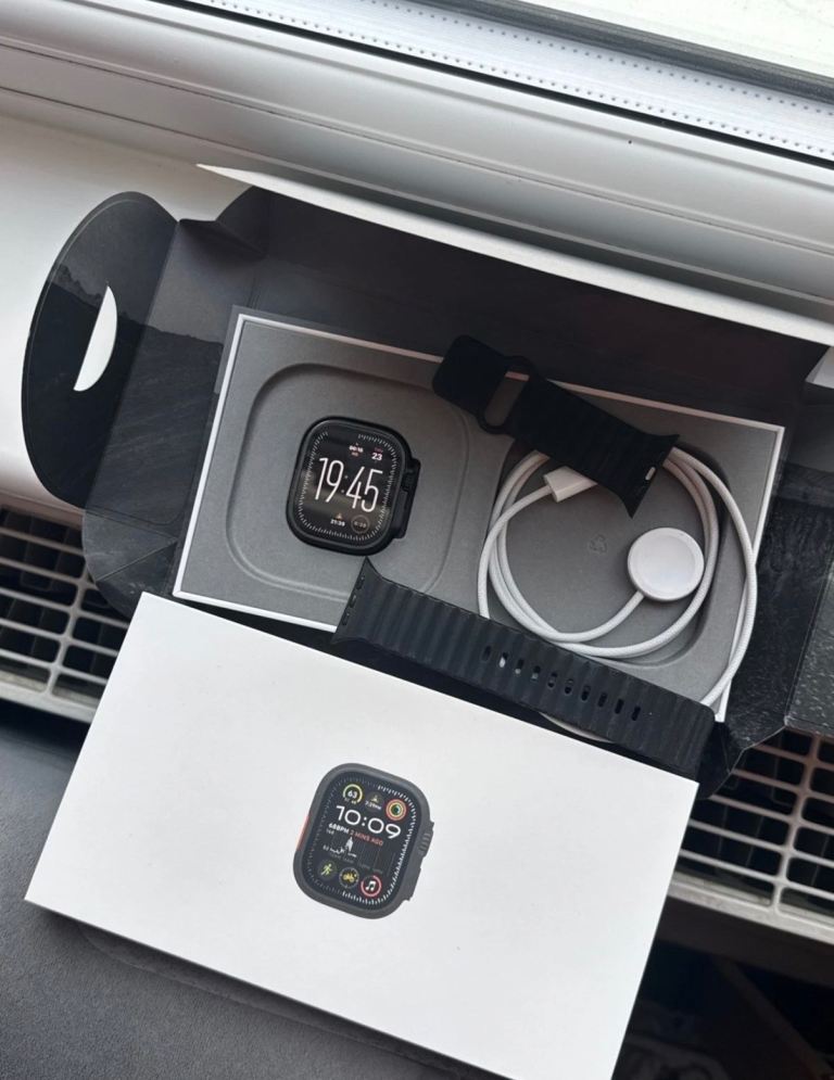 Apple Watch Ultra 49mm Titanium Case, GPS + LTE, Midnight Ocean Band - Excellent