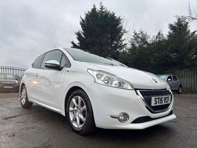 2015 Peugeot 208 1.2 VTi Style 3dr HATCHBACK Petrol Manual