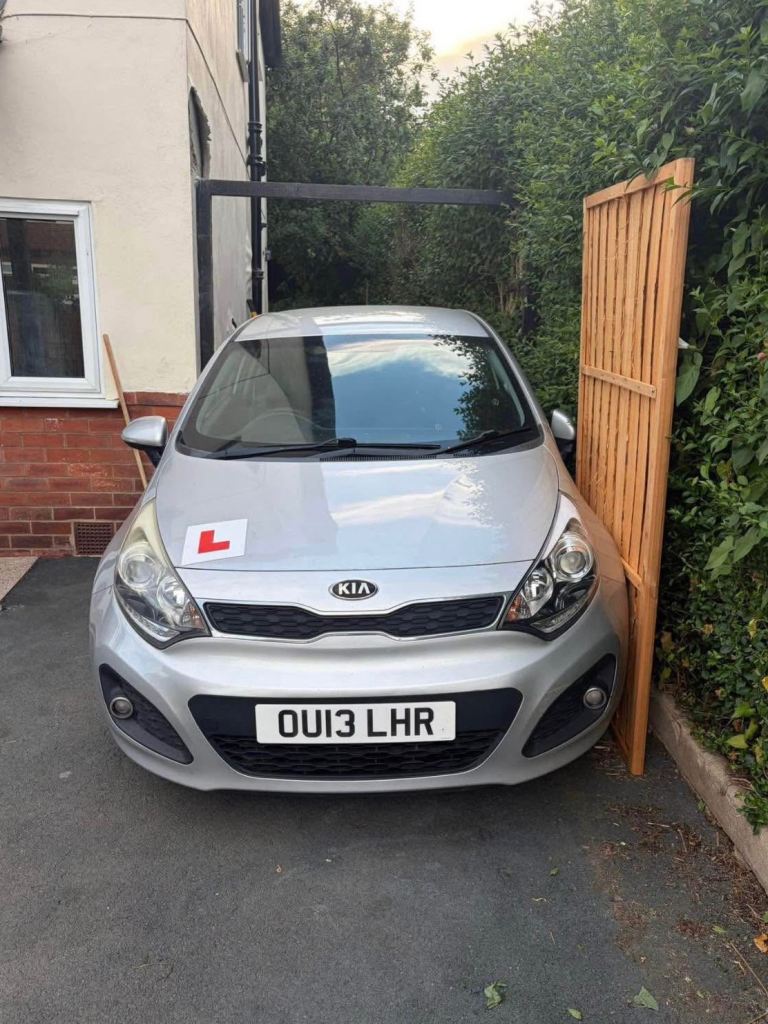 Kia, RIO, Hatchback, 2013, Manual, 1396 (cc), 3 doors
