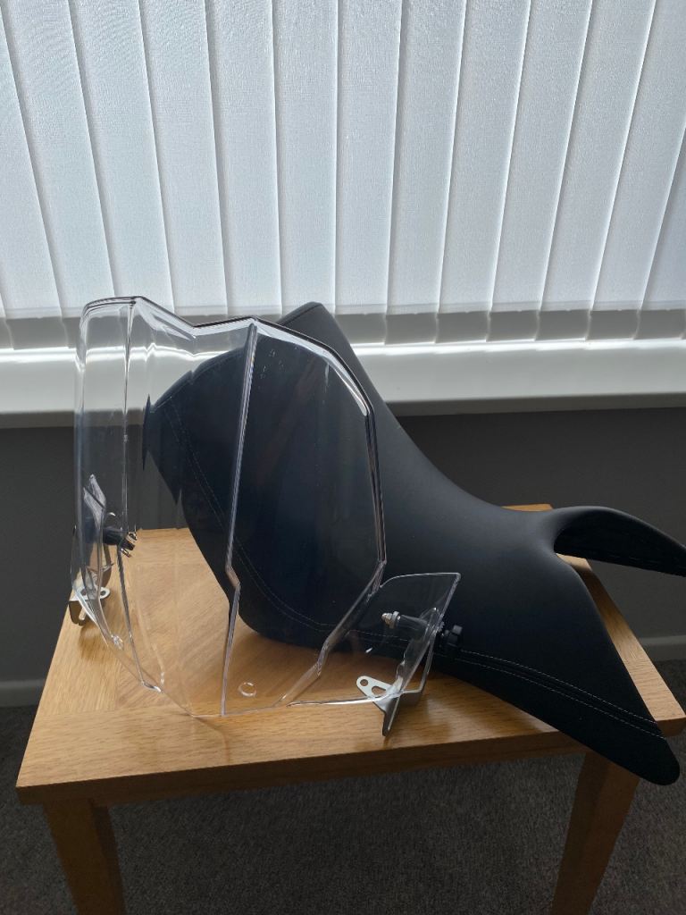 Triumph 800 Seat and Windshield 