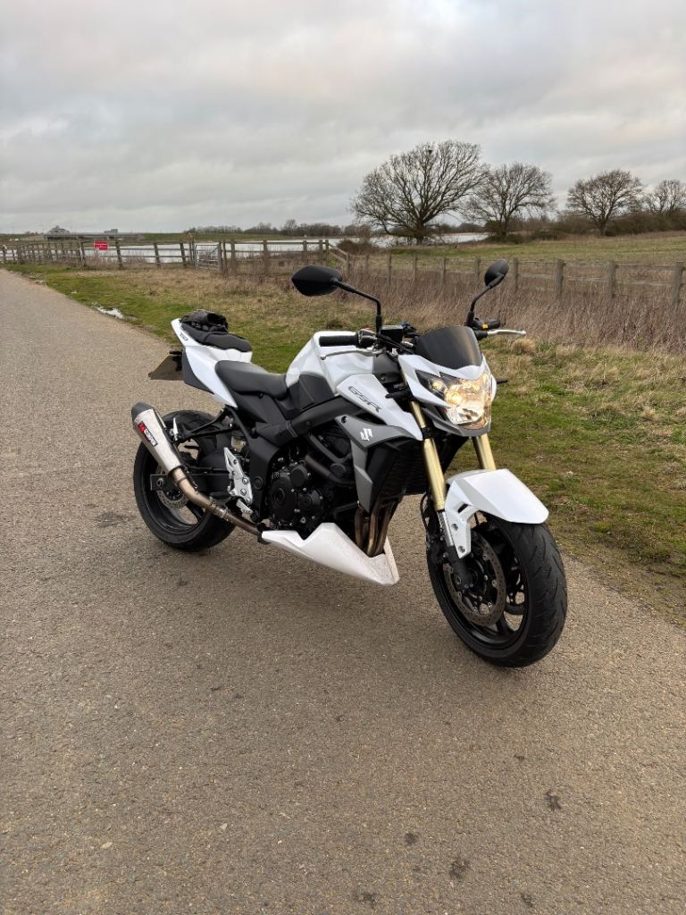 Suzuki, GSR, 2016, 749 (cc)