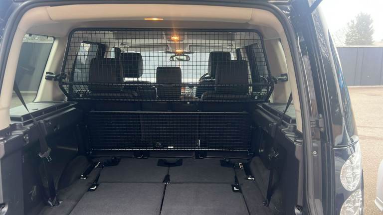 Discovery td4 dog guard