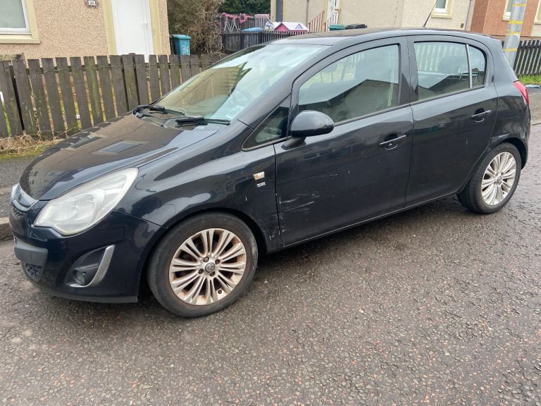 Corsa se 1.2 5 door drives good soec car repaire spares 13 reg runs drives 98k 