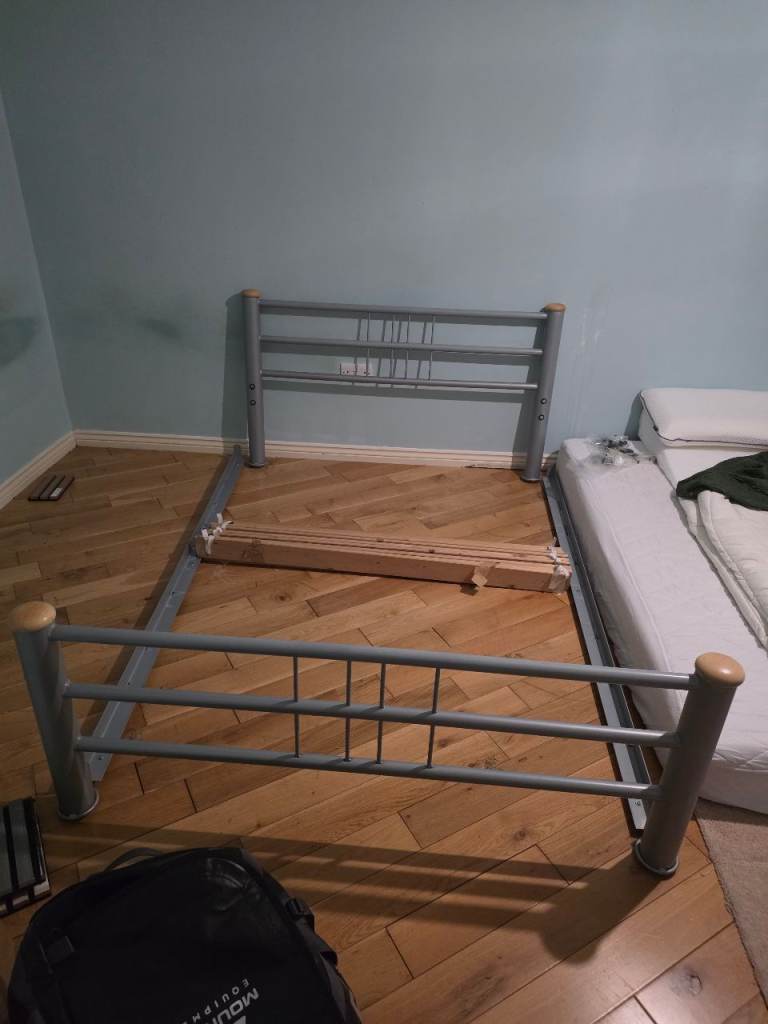 Double Metal Bed Frame with Wooden Slats – Good Condition