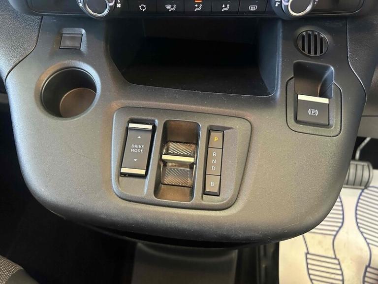 2022 Vauxhall Combo SE MPV Electric Automatic