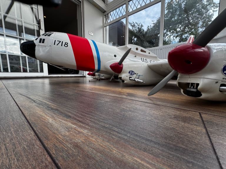 HUGE COLLECTION OF R/C VINTAGE PLANES AND HELICOPTERS - MOSTLY ENGINED - COLLECT ONLY (( SWAP ? )) 