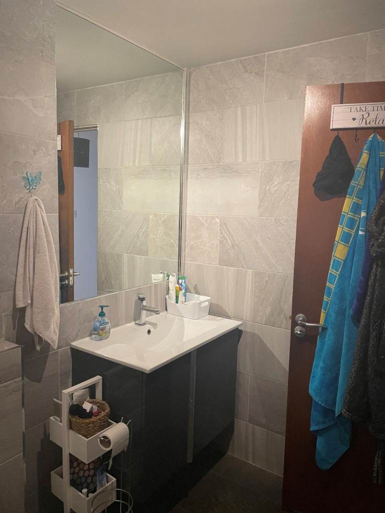 Modern, two bedroom furnished ground floor flat on Pirrie St. Leith, available 08/12/25, £1400 PCM