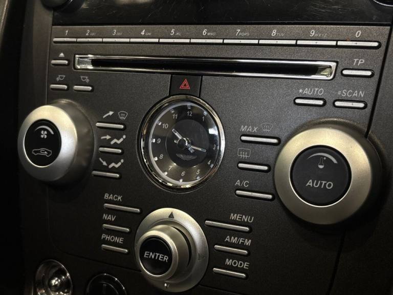 2011 Aston Martin Vantage 4.7 V8 Roadster 2dr Petrol Sportshift Euro 4 (420 bhp) Convertible Petr...