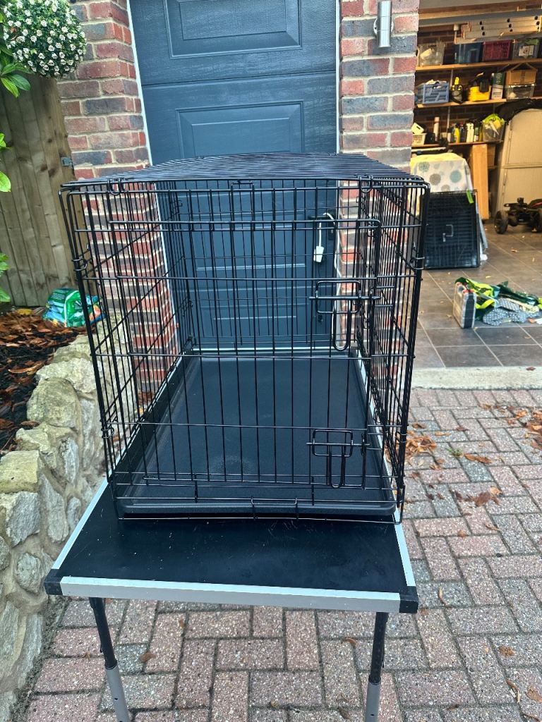 Medium dog crate 