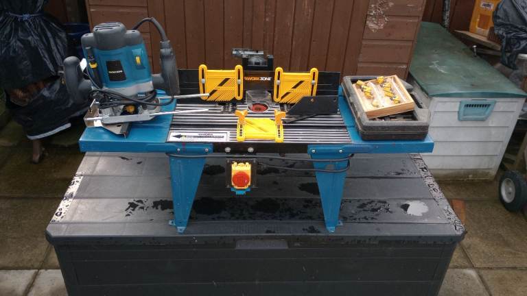 Router Table with Router – Good Condition