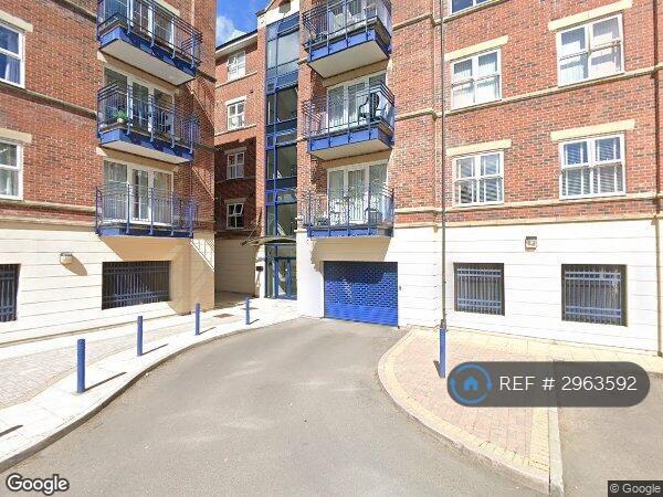 3 bedroom flat in Carisbrooke Road, Leeds, LS16 (3 bed) (#2963592)