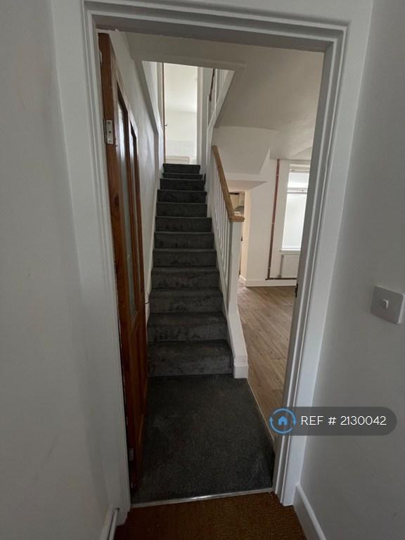 2 bedroom house in Cheltenham Terrace, Bridgend, CF31 (2 bed) (#2130042)
