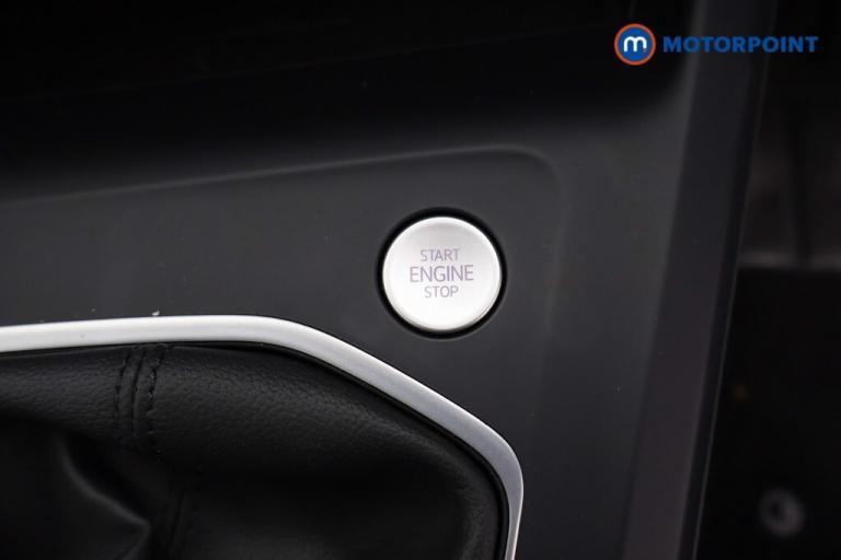 2022 Volkswagen Golf 1.5 TSI Life 5dr Hatchback Petrol Manual