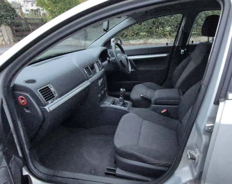MOT: 21/10/2026. Owned since 2012. Low miles. Well cared for - 2007 Vauxhall Vectra Exclusiv 1.8