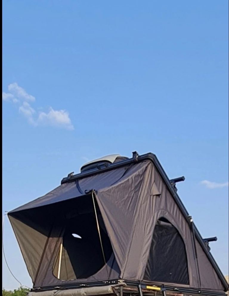 Roof tent aluminium hard shell