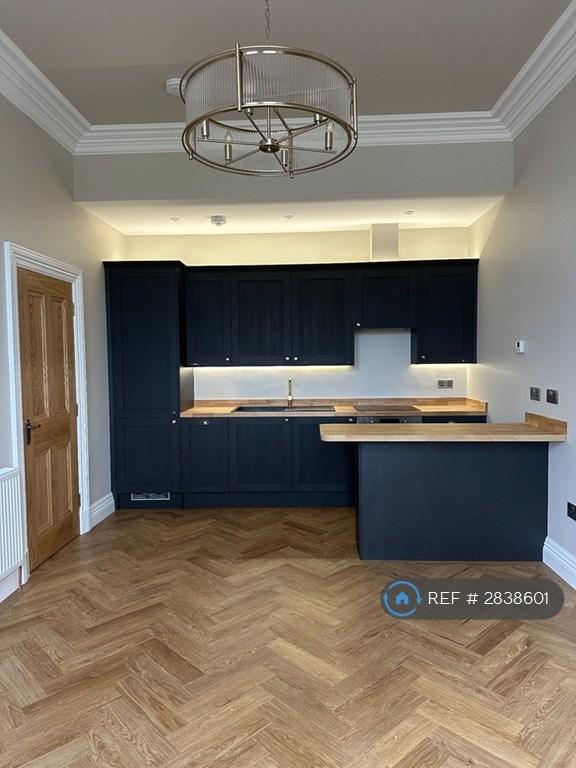 2 bedroom flat in Church Street, Dundee, DD5 (2 bed) (#2838601)