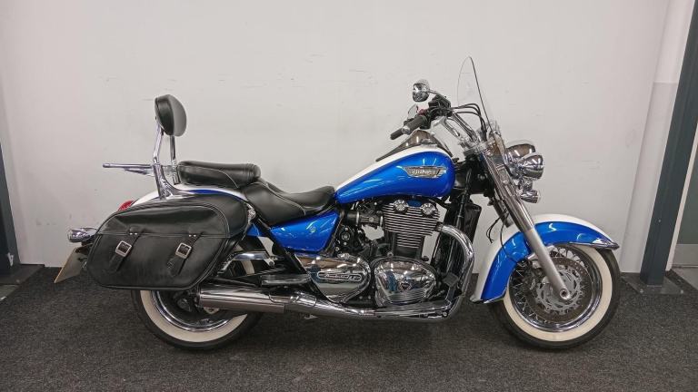TRIIUMPH THUNDERBIRD 1700 LT ** MOT JUNE 2026 - FORWARD CONTROLS - PANNIERS ** 