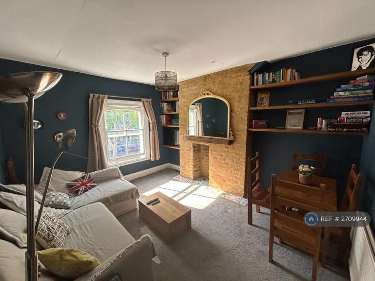 1 bedroom flat in Page Green Terrace, London, N15 (1 bed) (#2709944)