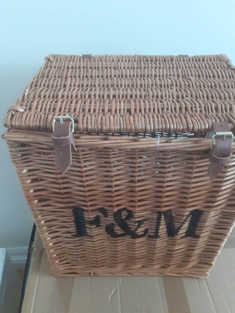 Fortnum & Mason wine hamper Basket basket