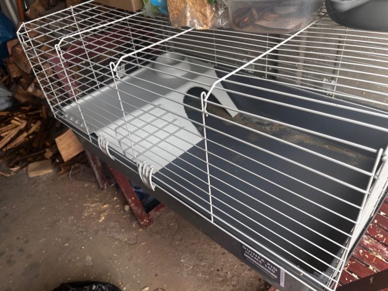 Indoor guinea pig cage