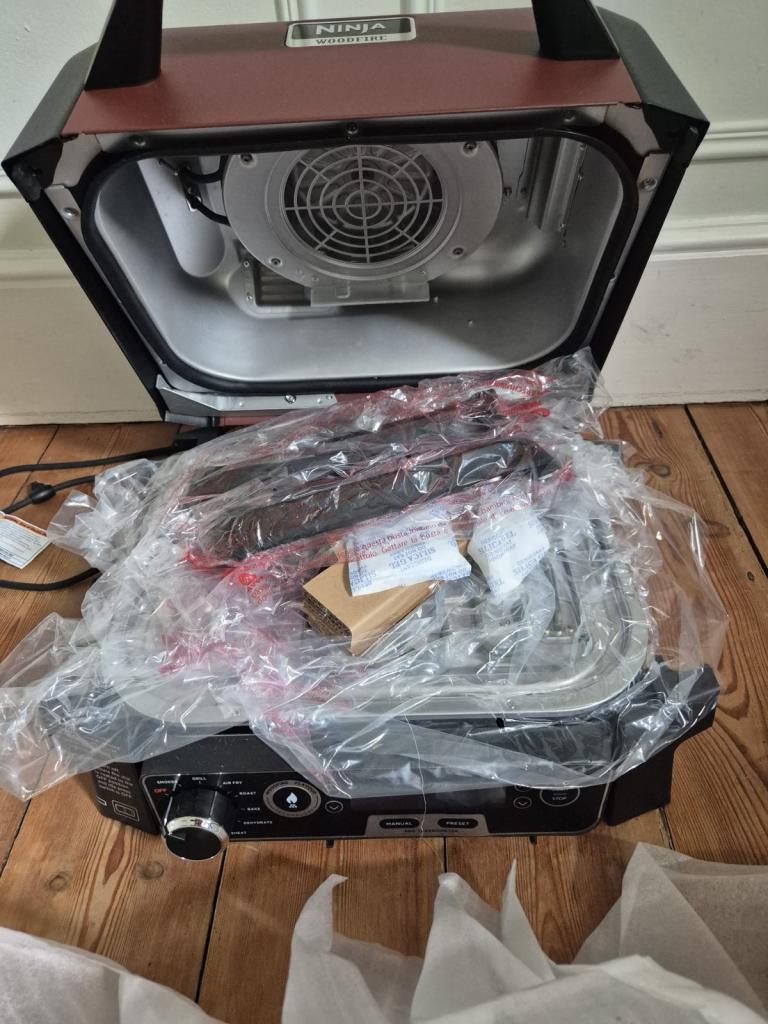 NEW Ninja Woodfire Electric BBQ Grill & Smoker OG701UK Outdoor Oven