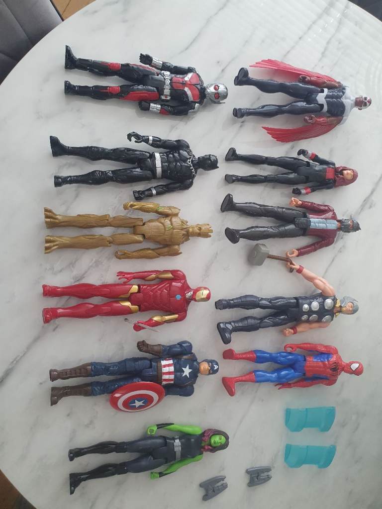 11 pack Marvel Avengers figure set 30 cms