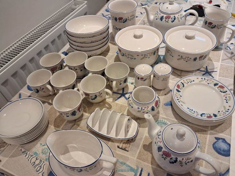 RARE - BHS PRIORY TABLEWARE
